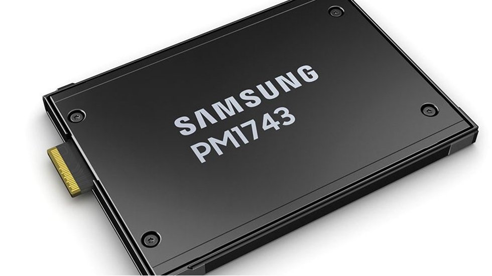 Samsung, 60 TB boyutundaki SSD modelinin fiyatı dudak uçuklattı!