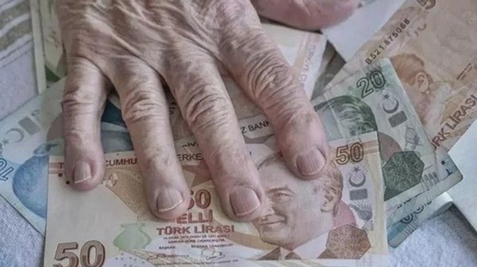SGK uzmanı k&ouml;t&uuml; haberi verdi! "Sadaka devleti olacağız"