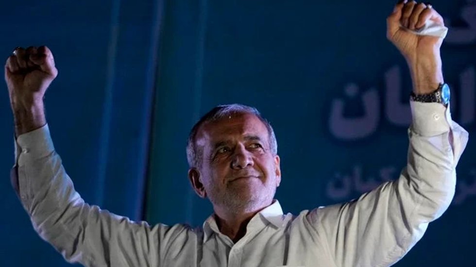 Yeni seçilen İran Cumhurbaşkanı Türk müsünüz sorusuna ne yanıt verdi?