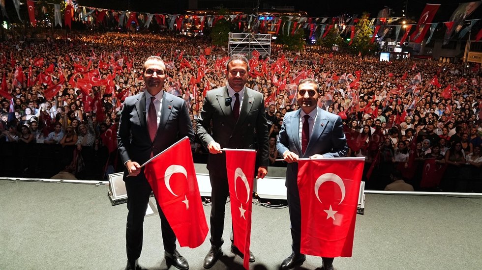 Başkan Akpolat: "Nefes aldığımız sürece atamızın izinden gitmeye, ilkelerini yaşamaya devam edeceğiz"