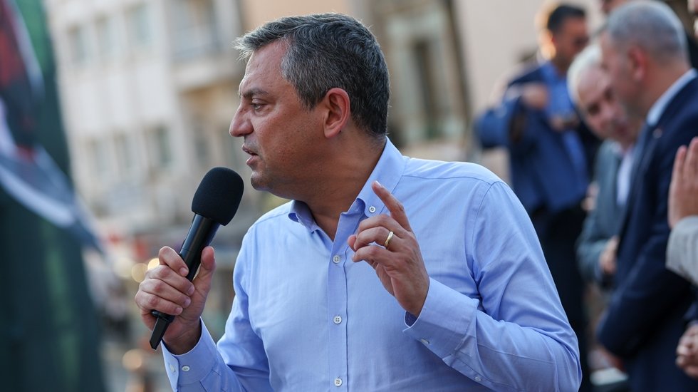 &Ouml;zel&rsquo;den anlamlı &ccedil;ıkış: Mustafa Kemal&rsquo;in askerleriyiz