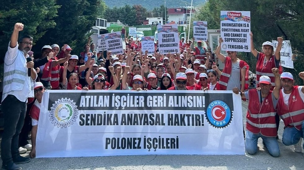 Patron, sendikalaşmak isteyen 135 iş&ccedil;inin işine, y&uuml;z kızartıcı su&ccedil; gerek&ccedil;esiyle son verdi.