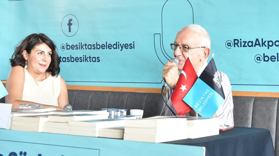Atillâ Dorsay Beltaş Kitap Kafe'de okurlarıyla bir araya geldi...