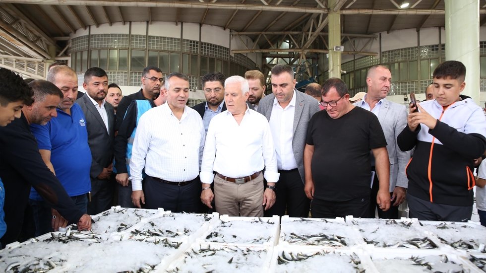 Başkan Bozbey&rsquo;den &lsquo;Vira Bismillah&rsquo; diyen balık&ccedil;ılara ziyaret