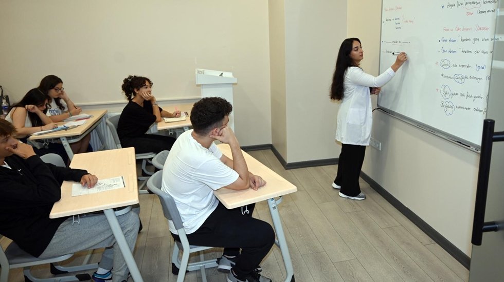 Beşiktaş belediyesinden öğrencilere ücretsiz kurs…