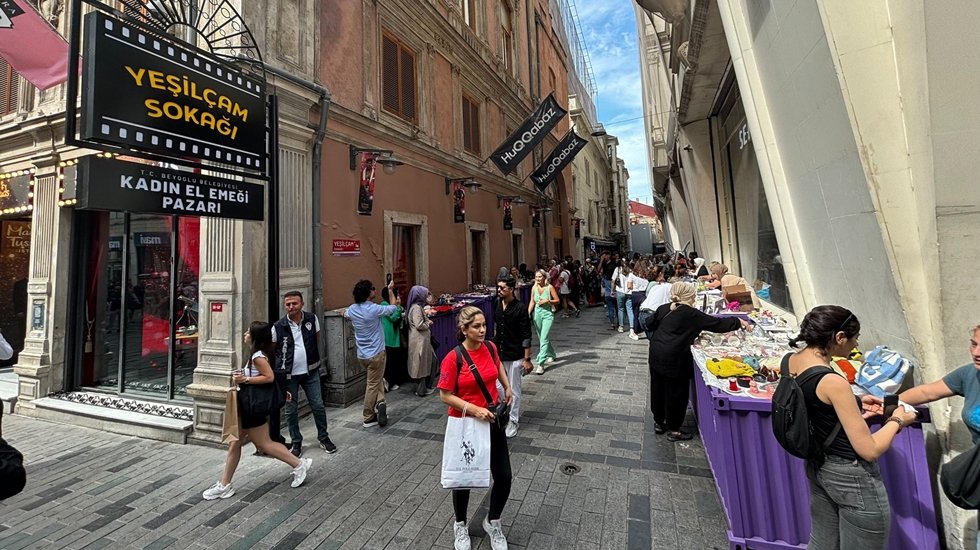 Beyoğlu Belediyesi'nin Kadın El Emeği Pazarı'na Kaymakamlık engeli