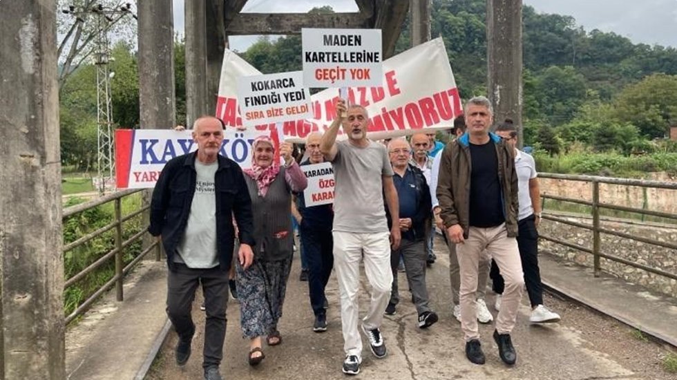 Fındık y&uuml;r&uuml;y&uuml;ş&uuml;n&uuml; tamamlayan CHP&rsquo;li Adıg&uuml;zel: Gerekirse Saray&rsquo;a kadar y&uuml;r&uuml;r&uuml;z