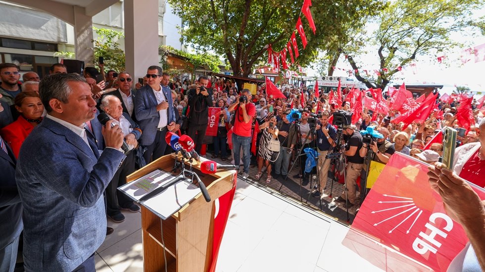 &Ouml;zg&uuml;r &Ouml;zel: "Hi&ccedil;birimiz, AK Parti&rsquo;nin yarattığı enflasyona, hayat pahalılığına, işsizliğe mahkum değiliz"