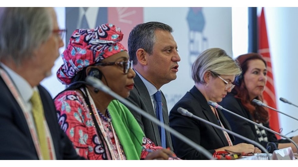 &Ouml;zel, Sosyalist Enternasyonal toplantısı i&ccedil;in ABD&rsquo;ye gidiyor