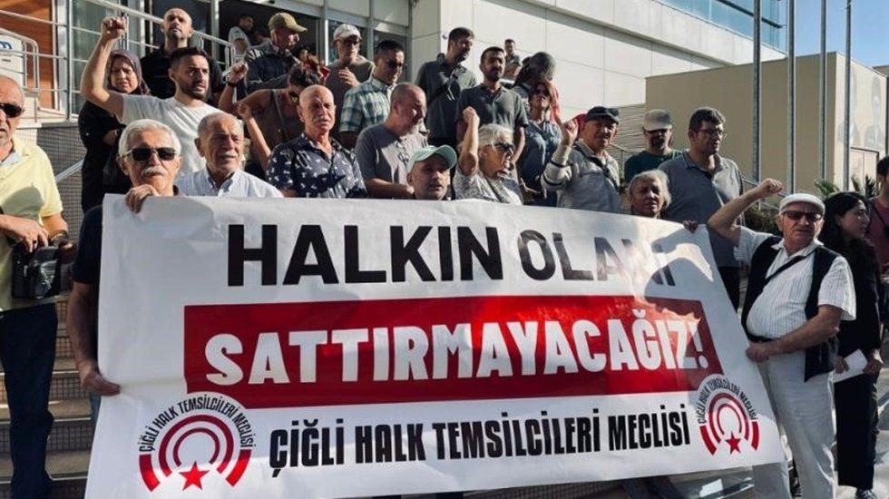 &Ccedil;iğli Belediye Meclisi g&ouml;z&uuml;n&uuml; taşınmaz kamusal alanlara dikti...