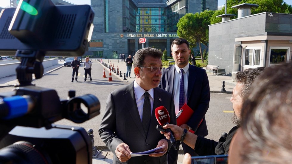 İmamoğlu, 'ahmak' davasında Mahkemeye  bizzat dilek&ccedil;e vererek duruşma talep etti...