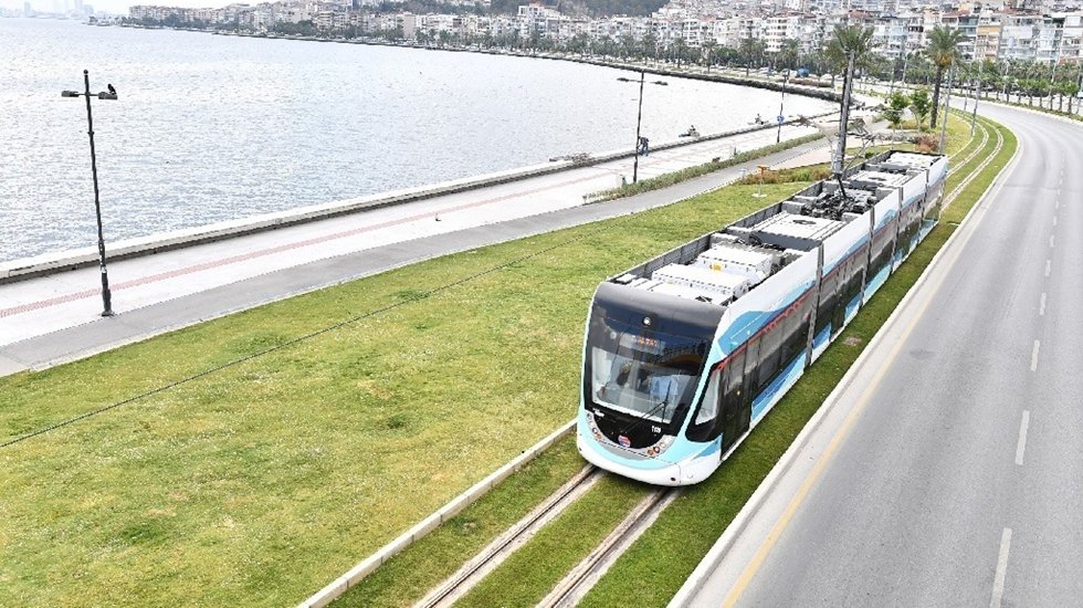 İzmir’e alınacak 22 tramvay aracı için ihale yapıldı