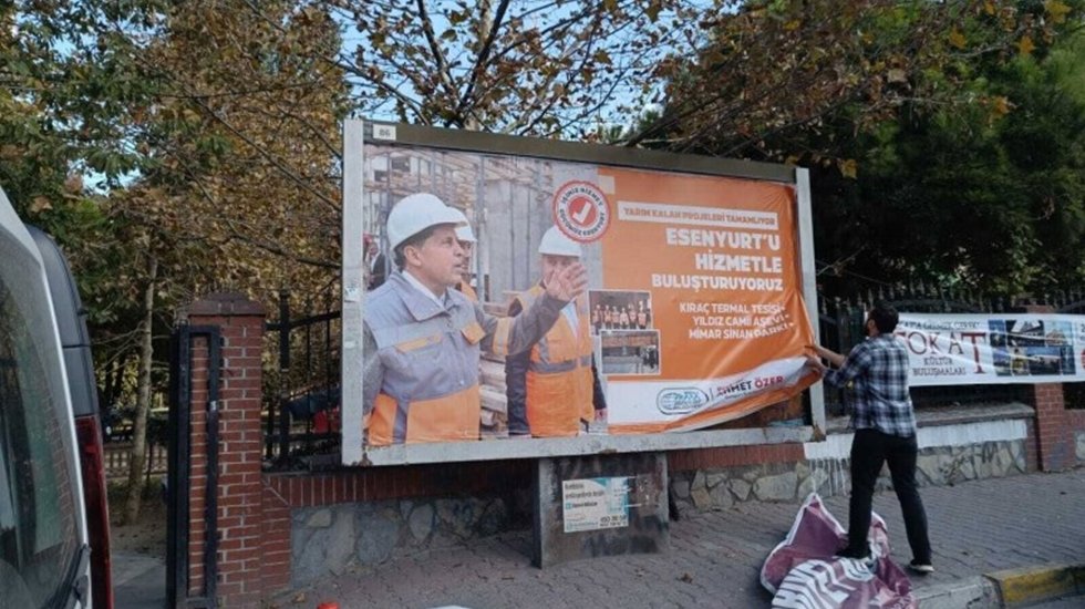 Kayyumun ilk icraatı fotoğraf s&ouml;kmek&hellip;