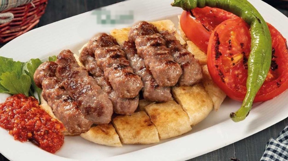 K&ouml;fte zincirinden, domuz eti &ccedil;ıkan rakip k&ouml;fteciye g&ouml;nderme: 1928'den bug&uuml;ne y&uuml;zde y&uuml;z dana eti...