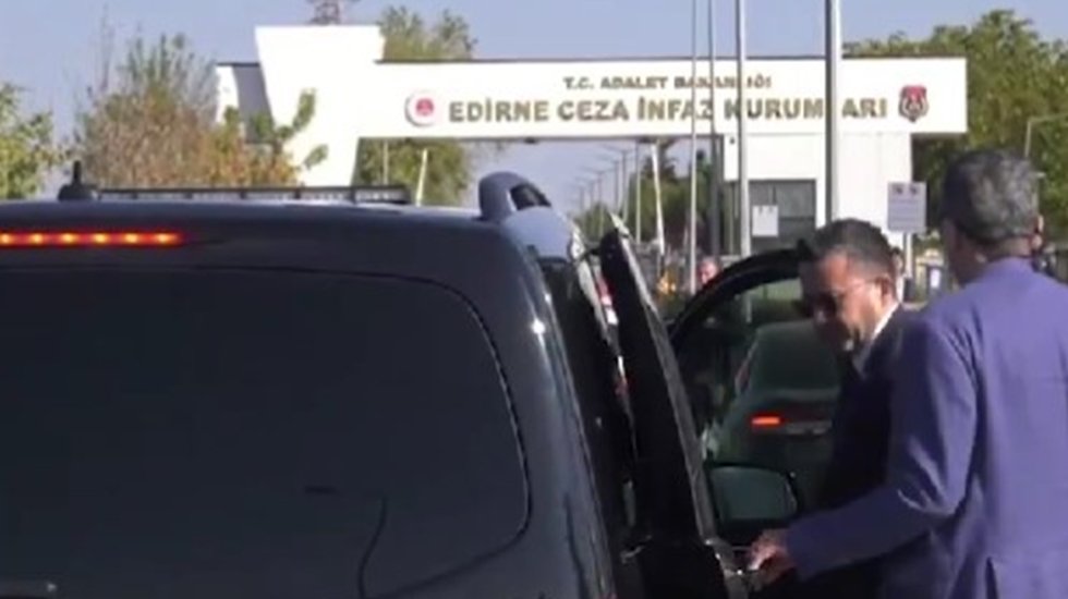 &Ouml;zg&uuml;r &Ouml;zel'den, Selahattin Demirtaş'a ziyaret...
