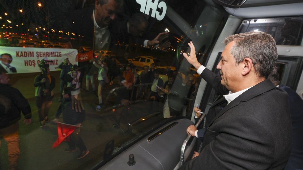 Aday ofisleri sadece CHP iktidar olana kadar t&uuml;z&uuml;kte kalacak.