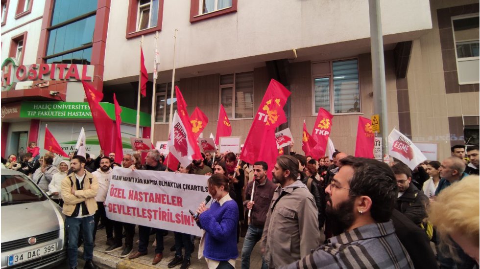 TKP&rsquo;den Avcılar Hospital &ouml;n&uuml;nde eylem: &lsquo;Bebeklerin katili patron d&uuml;zeni&rsquo;
