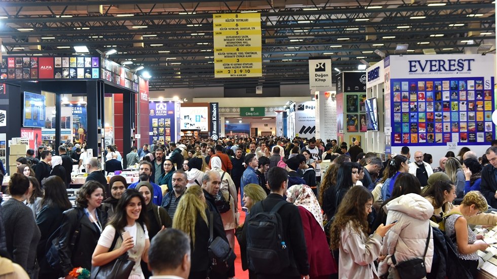 41. Uluslararası İstanbul Kitap Fuarı, kapılarını açtı.