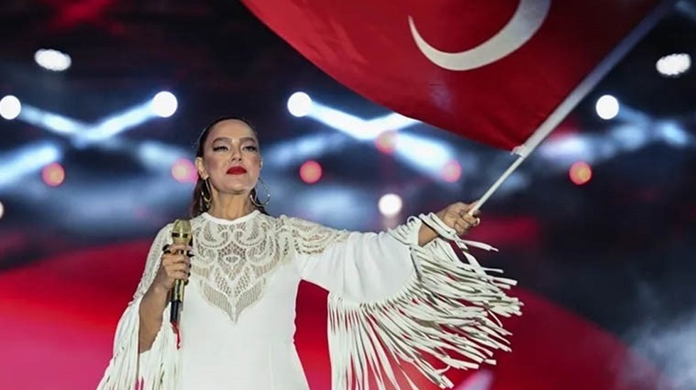 ABB 'Ebru G&uuml;ndeş konserinin' maliyetini a&ccedil;ıkladı....