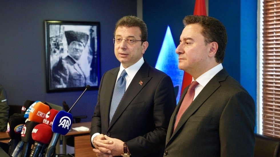 Babacan: &ldquo;Tam demokrasi demeye devam ediyoruz&rdquo;