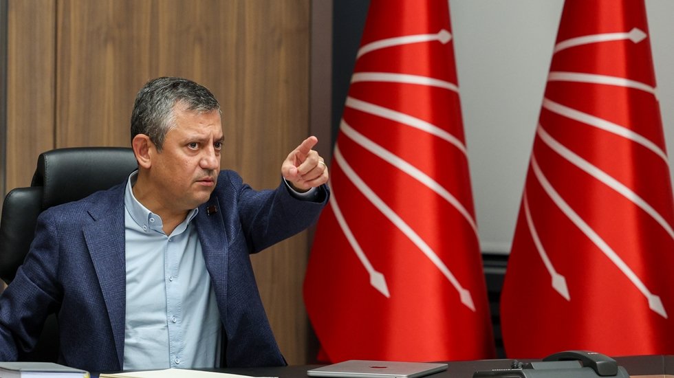 Sokak çalışmalarına başlayan CHP kamuoyuna tepki çeken uygulamaları gösterecek...