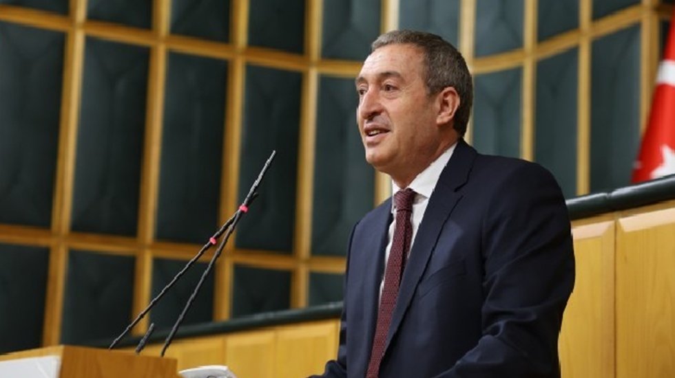 DEM Parti'den Devlet Bah&ccedil;eli'ye yanıt: 'Uzattığın eli tuttuk, diğer elini ortağın par&ccedil;aladı'