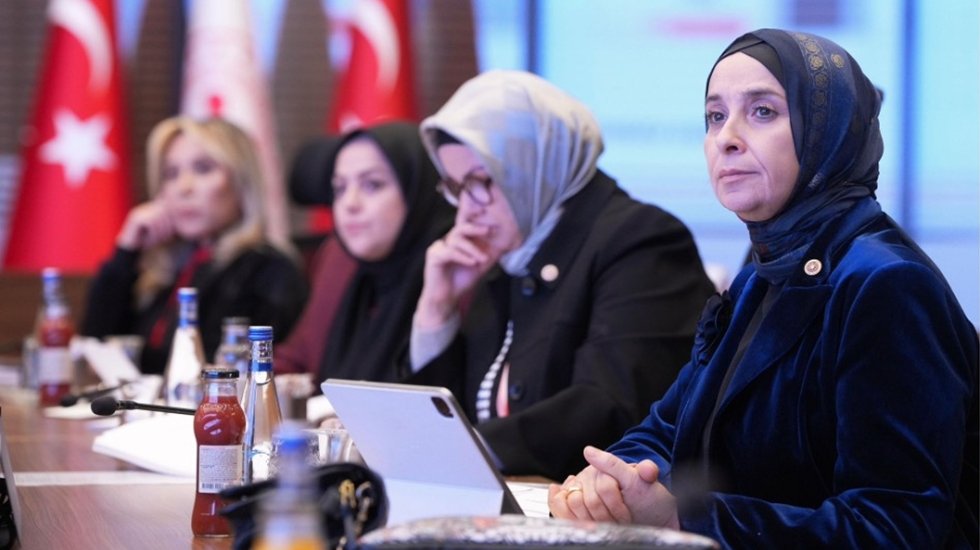 DEVA Partili Esen: &ldquo;Kreşleri kapatmak kadına ve aileye ekonomik şiddettir&rdquo;