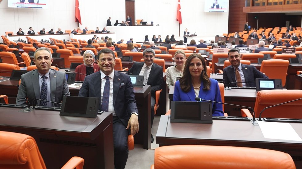 DEVA Partili milletvekillerinden m&uuml;lakatta elenen &ouml;ğretmenler i&ccedil;in kanun teklifi