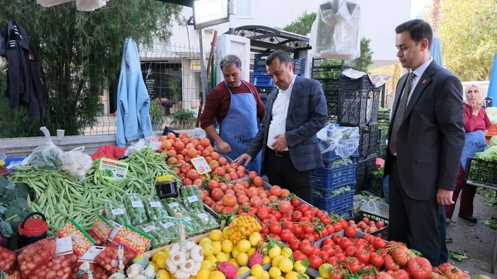 Esnaf: &ldquo;Eskiden ger&ccedil;ekten para kazanıyormuşuz şimdi sadece bor&ccedil;lanıyoruz&rdquo;