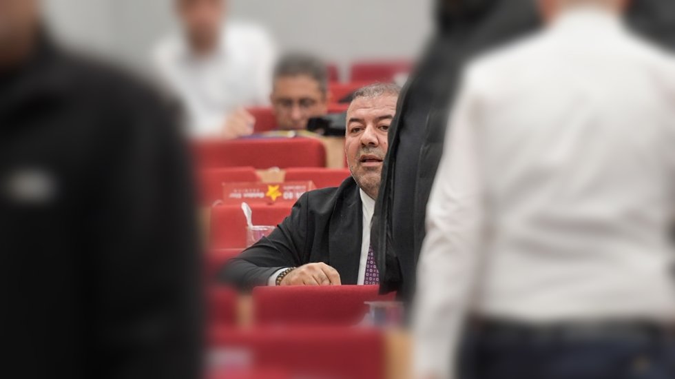 Kadın cinayetlerine ilişkin s&ouml;zleri nedeniyle partisinden ihra&ccedil; edilen eski AKP'li Meclis &Uuml;yesi Aydemir protesto edildi