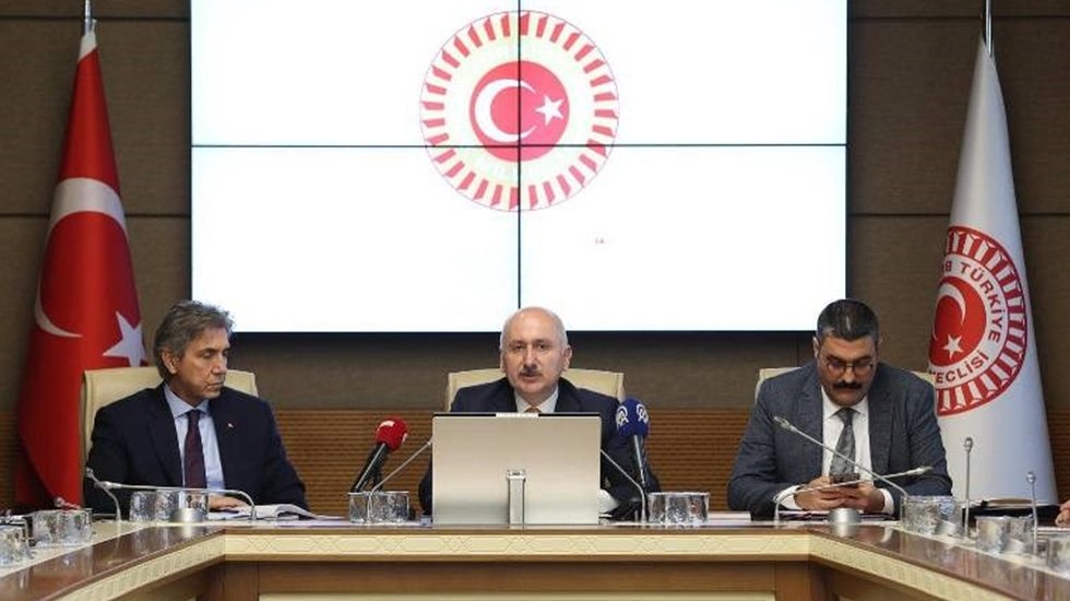 Muhalefetin t&uuml;m tepkilerine rağmen Belediyelerin yetkisini kısıtlayan yasa teklifi komisyondan ge&ccedil;ti&hellip;