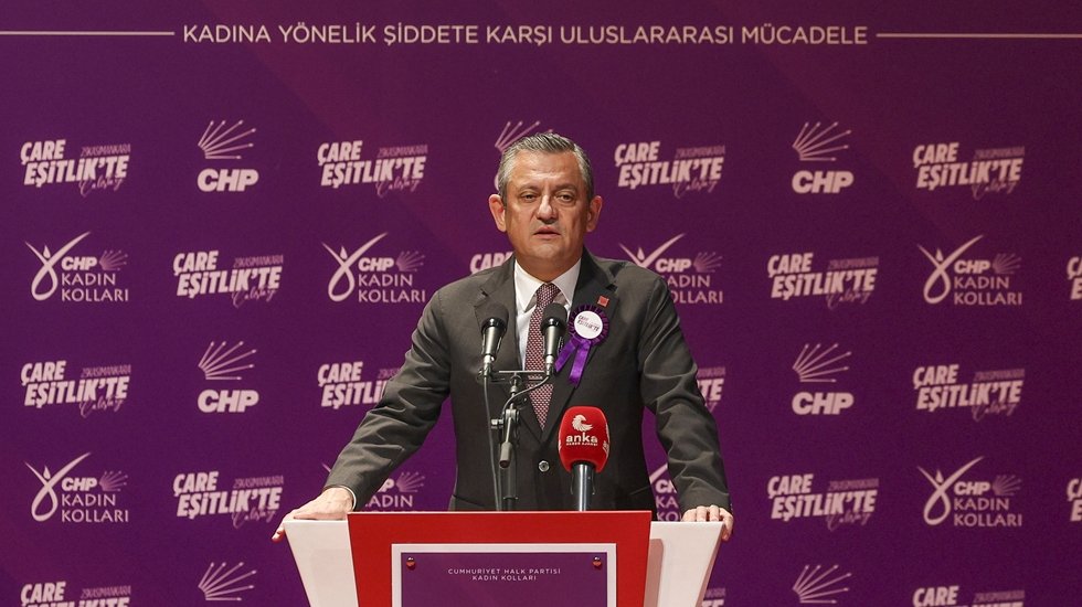 &Ouml;zg&uuml;r &Ouml;zel, &lsquo;&Ccedil;are Eşitlikte&rsquo; &ccedil;alıştayına katıldı