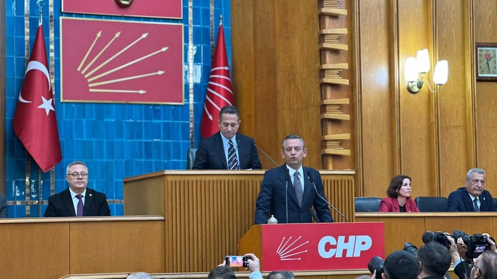 &Ouml;zg&uuml;r &Ouml;zel'den Bah&ccedil;eli'nin '&Ouml;calan' &ccedil;ağrısına yanıt: "Toplumsal mutabakata dayalı olacaksa varız"