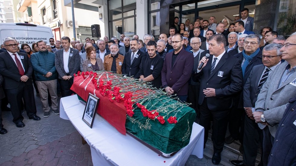 Selçuk Ayhan son yolculuğuna uğurlandı