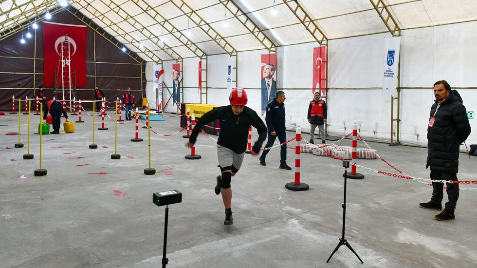 Ankara İtfaiyesi 300 itfaiye eri için mülakat süreci başladı