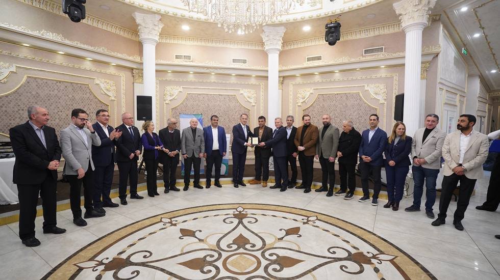 Beylikdüzü Belediyesi emekli olan 90 personeli için veda programı düzenledi