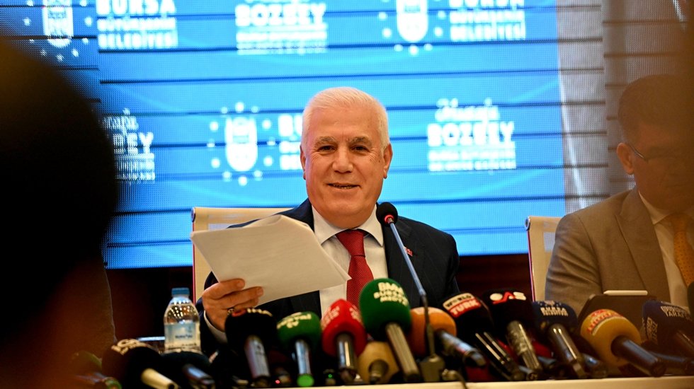 'AKP’ye geçecek' iddiasına CHP'li Bursa Belediye Başkanı Bozbey'den çok sert yanıt…