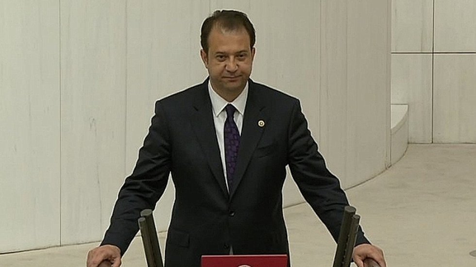 CHP'li Alp: "K&uuml;rt sorunu yoktur." demekle bu sorunu &ccedil;&ouml;zemezsiniz"