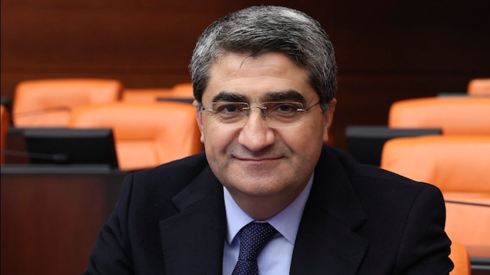 Her türlü sansür ve kısıtlama, demokrasiye vurulan bir darbedir