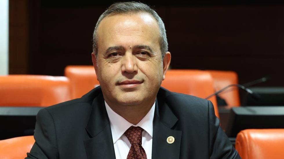 Ertuğrul Kaya, &ccedil;atı parti kuruluncaya kadar Saadet Partisi&rsquo;ne Ge&ccedil;ti