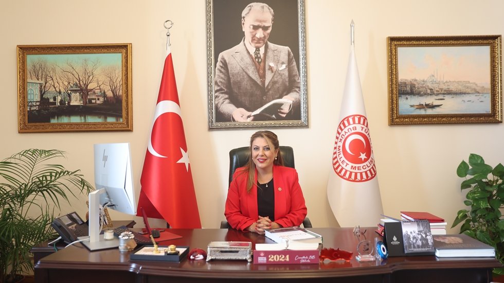 Giresun'un ilk kadın Milletvekili Gezmiş'ten Kadınlara &Ccedil;ağrı: Biraz daha cesaret!