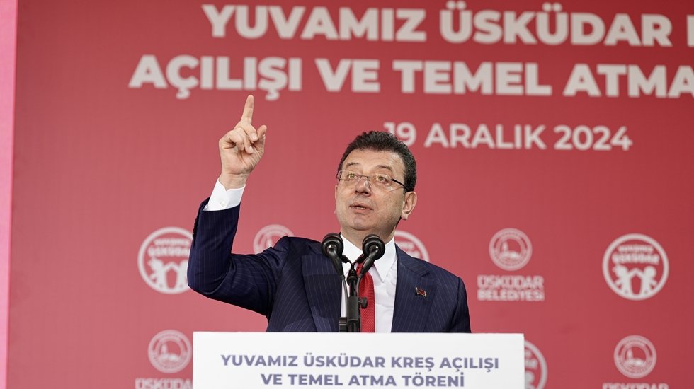 İmamoğlu: Canımızı sıkan işlere rağmen kreş ve yurt açmaya, burs vermeye devam edeceğiz...