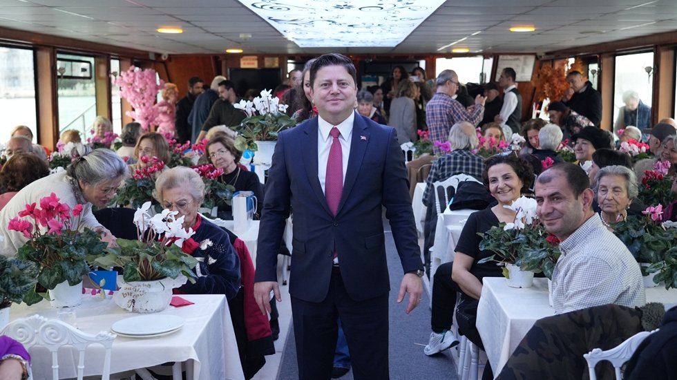 Kadıköy Huzur Vapuru, ilk seferini yaptı