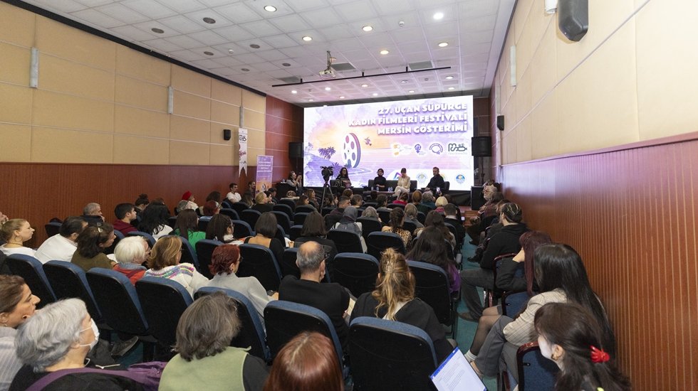 Kadın Filmleri Festivali, kadınların yaşamlarına ve mücadelelerine ışık tutan 20 film seyircisi ile buluştu.