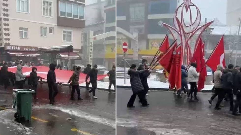 &Ouml;ğrencileri Erdoğan&rsquo;ın şiiri eşliğinde y&uuml;r&uuml;tt&uuml;ler