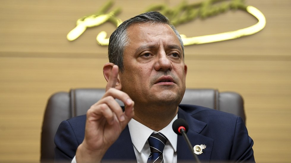 &Ouml;zg&uuml;r &Ouml;zel: &ldquo;Bizimkine atanan da yanlıştır, bug&uuml;n Van&rsquo;da atanan kayyum da yanlıştır&rdquo;