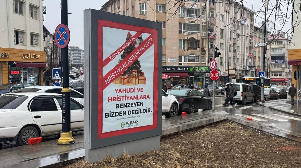 &lsquo;Siyasal Alevilik&rsquo; adı altında Atat&uuml;rk&rsquo;e, cumhuriyete ve laikliğe salıyorlar&hellip;