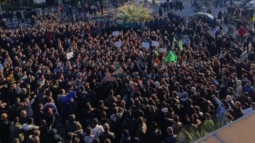 Suriye’de Aleviler sokağa çıktı…