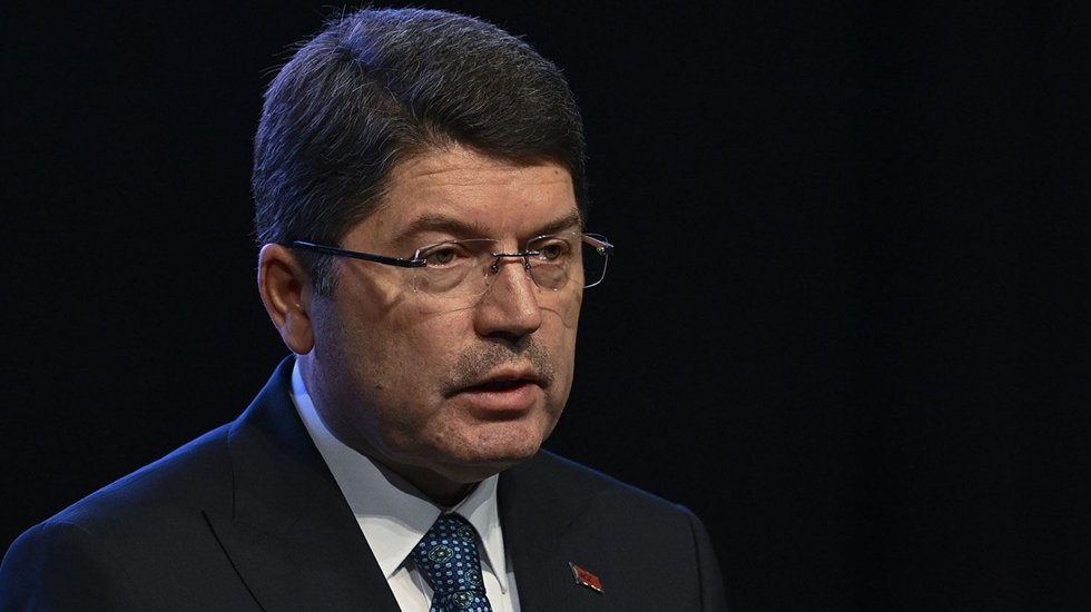 Bakan Tunç'tan 'İBB Borsası' açıklaması: 'Elinizdeki belgeleri verin'