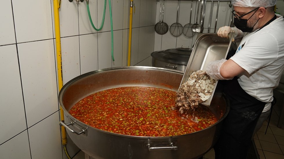 Üsküdar Belediyesi Aşevlerinin kapasitesini artırıyor…